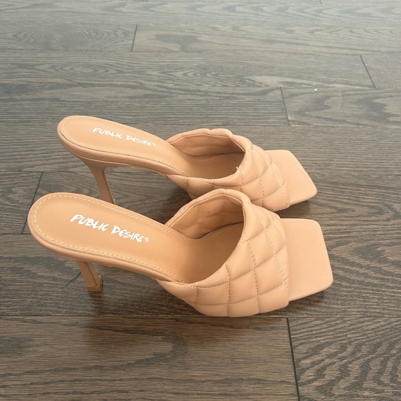 BEIGE, BROWN AND WHITE HEELS.  NEW AND NEVER WORN - Picture 2 of 6